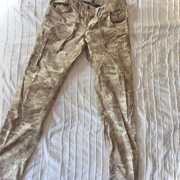 Bylt Weekender Pants (aka Bylt Pants), Desert Camo, Size Small NWOT, like-new - Picture 9 of 9